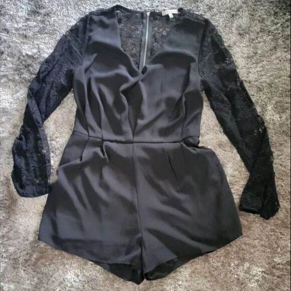 Juniors Charlotte Russe Black Romper Lace Zipper Dressy Size Large - Picture 1 of 6